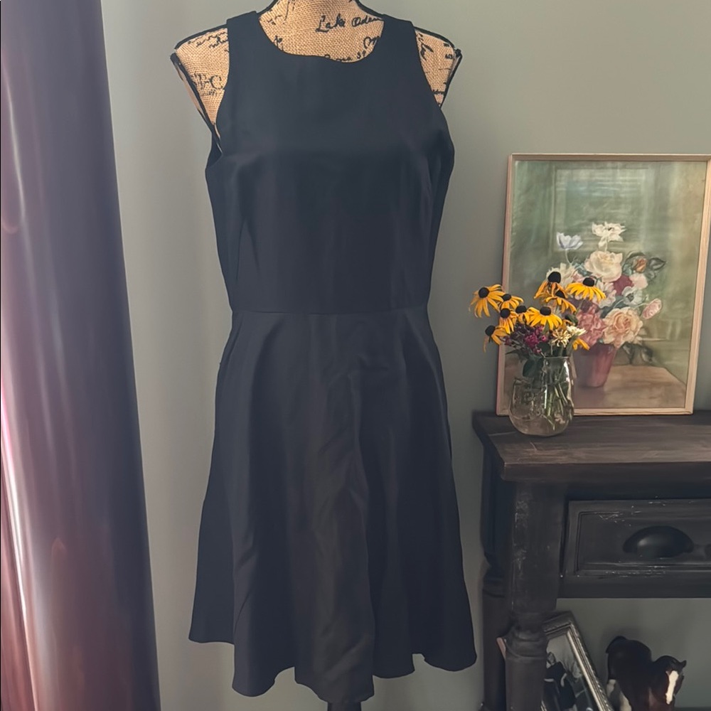 Ann Taylor black linen dress. Size 10P. NWT.